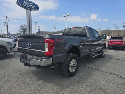 Used 2019 Ford F250 XLT w/ XLT Value Package image 3