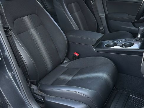 Used 2025 Honda Civic Sport image 26