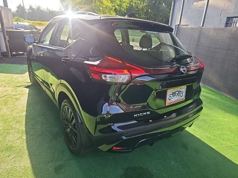 Used 2022 Nissan Kicks SV FWD image 6
