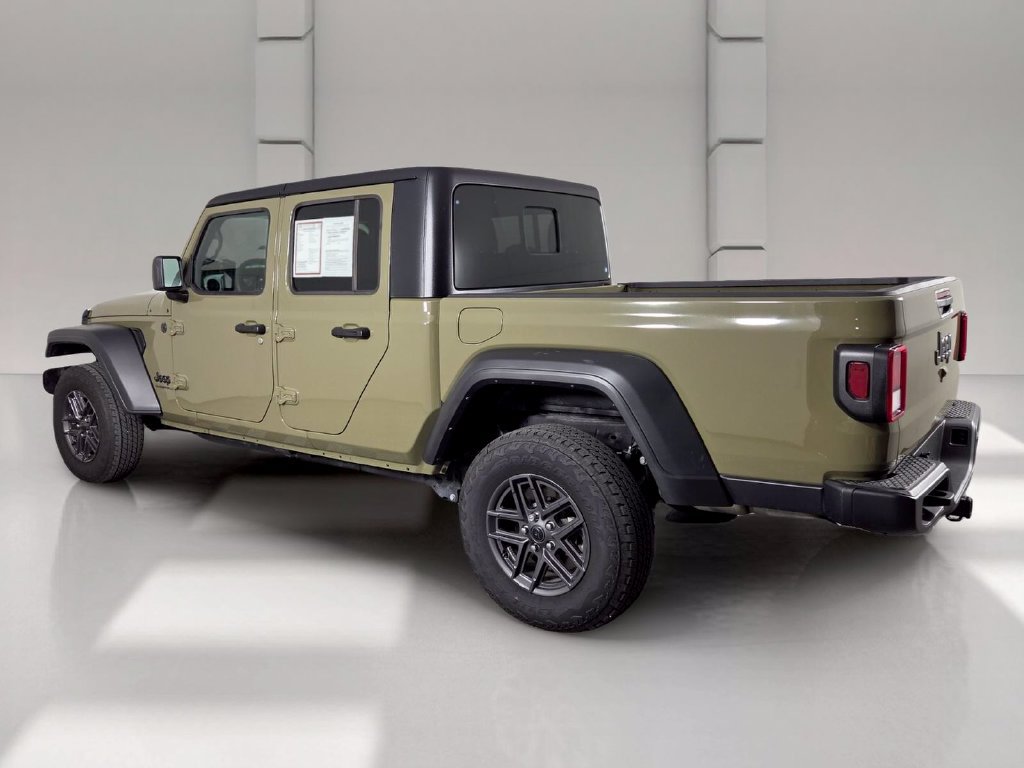 Used 2026 Jeep Gladiator Sport AWD/4WD image 6