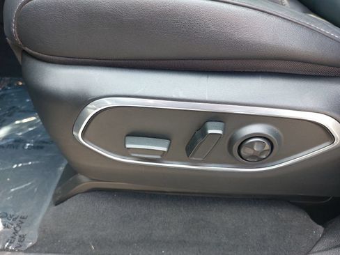 Used 2023 Jeep Wagoneer Series II AWD/4WD image 31
