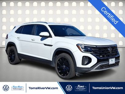Used 2024 Volkswagen Atlas Cross Sport SE w/ Black Wheel Package