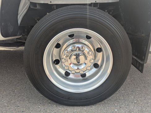 Used 2022 Ford F450 Platinum w/ FX4 Off-Road Package AWD/4WD image 28