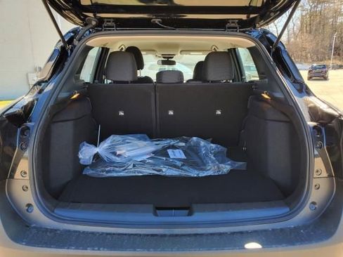 Used 2025 Nissan Kicks S image 6