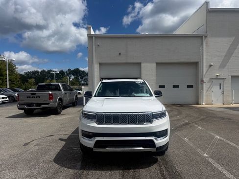 Used 2023 Jeep Grand Wagoneer 4WD image 7