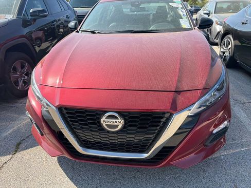 Used 2021 Nissan Altima 2.5 SR image 2