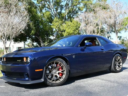 Used 2017 Dodge Challenger SRT Hellcat image 2