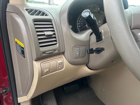 Used 2012 Kia Sedona EX w/ Luxury Pkg image 24