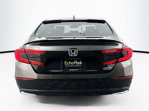 Used 2018 Honda Accord Touring image 7