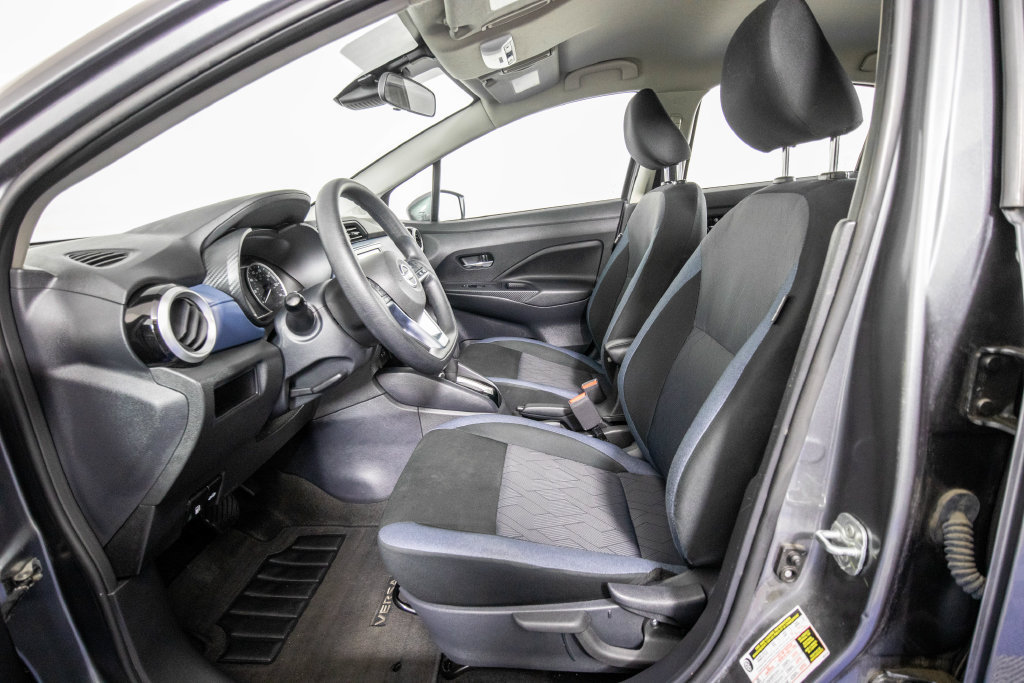 Used 2025 Nissan Versa SV FWD image 10