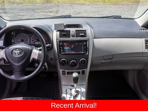 Used 2013 Toyota Corolla LE FWD image 14