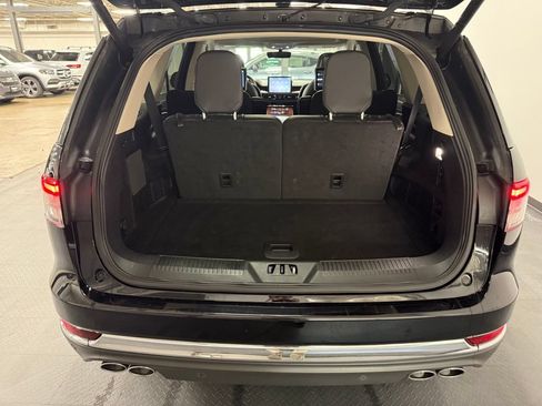 Used 2023 Lincoln Aviator Reserve w/ Equipment Group 201A AWD/4WD image 16