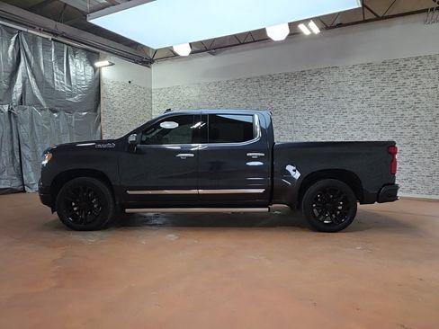 Used 2023 Chevrolet Silverado 1500 High Country w/ Technology Package image 6