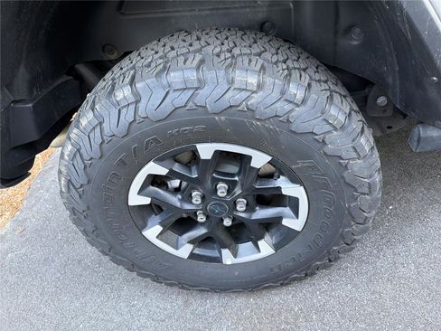 Used 2025 Jeep Wrangler Unlimited Rubicon 4xe w/ Safety Group AWD/4WD image 10