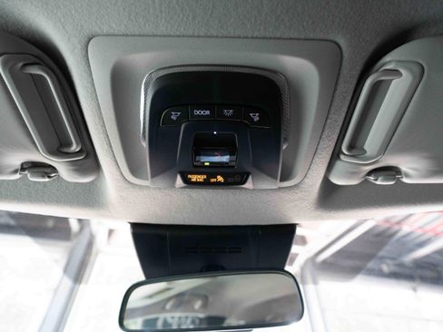 Used 2025 Toyota Corolla Cross LE FWD image 18