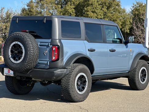 Used 2023 Ford Bronco Badlands image 4