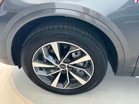 Certified 2025 Audi Q5 2.0T Premium Plus image 8