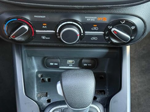 Used 2024 Kia Soul LX FWD image 4
