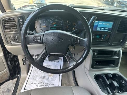 Used 2005 Chevrolet Avalanche Z71 w/ Sun And Sound Package image 17