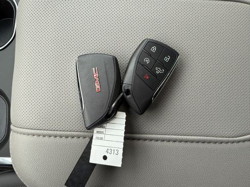 New 2026 GMC Sierra 1500 SLT w/ SLT Premium Package image 40