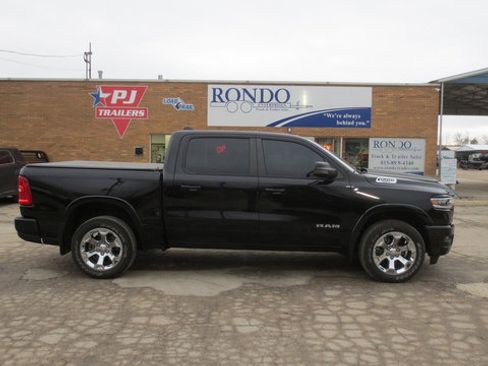 Used 2025 RAM 1500 Big Horn AWD/4WD image 1