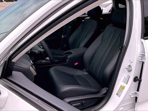 New 2025 Acura Integra FWD image 27