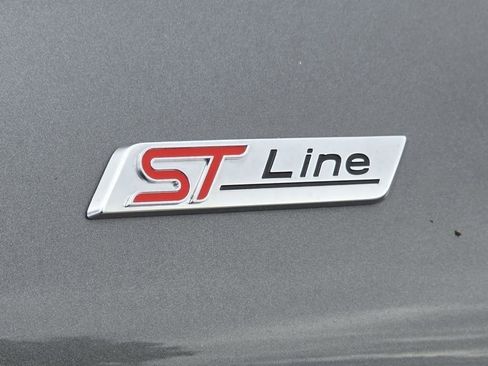 Used 2025 Ford Explorer ST-Line w/ ST-Line Street Pack image 29