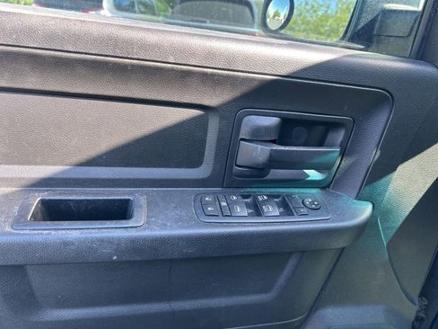 Used 2017 RAM 1500 Express AWD/4WD image 21