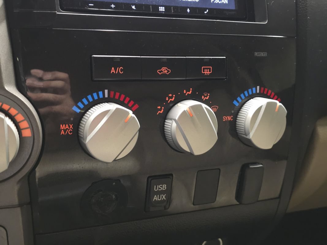 Used 2012 Toyota Tundra 4x4 CrewMax w/ SR5 Pkg image 62