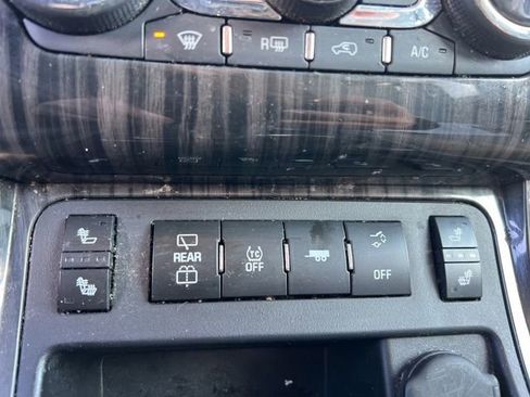 Used 2014 Chevrolet Traverse LT image 20