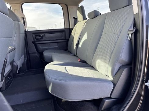 Used 2018 RAM 2500 Tradesman w/ Chrome Appearance Group image 15