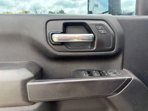 Used 2021 Chevrolet Silverado 2500 Custom w/ Custom Value Package AWD/4WD image 9