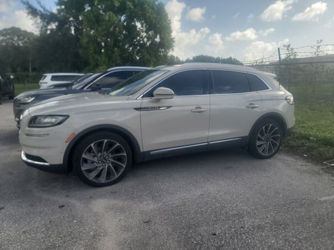 Used 2023 Lincoln Nautilus Reserve w/ Equipment Group 201A FWD image 2
