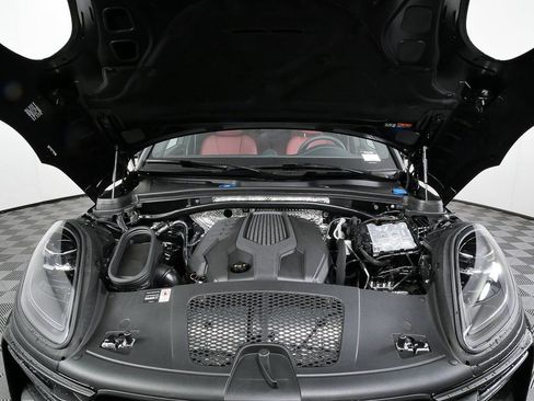 New 2026 Porsche Macan Turbo image 34