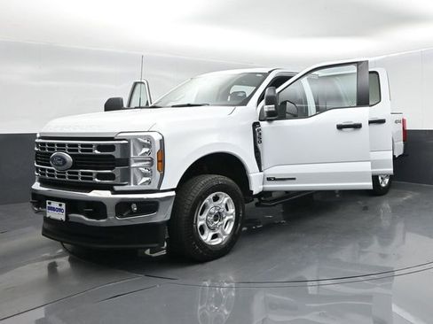 Used 2025 Ford F350 XLT image 64