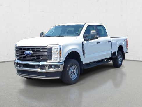 New 2026 Ford F250 XL w/ FX4 Off-Road Package AWD/4WD image 4