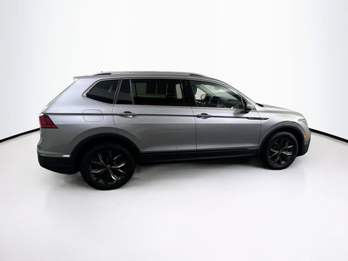 Used 2022 Volkswagen Tiguan SE AWD/4WD image 4