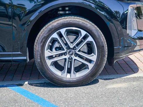 Certified 2025 Audi Q5 Premium w/ Convenience Package AWD/4WD image 11