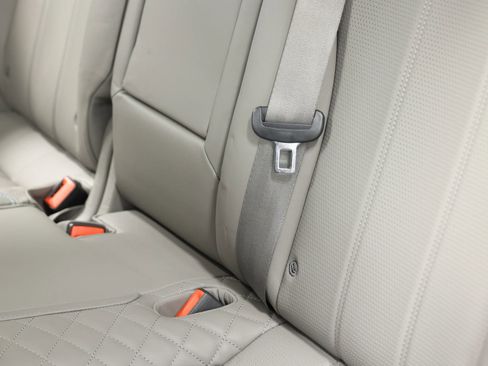 Used 2019 Bentley Bentayga image 62