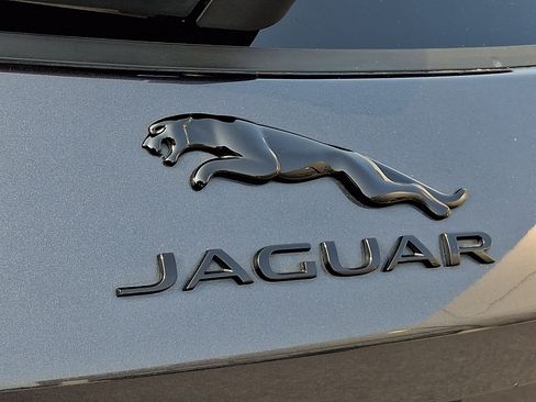 Used 2024 Jaguar F-PACE R-Dynamic S AWD/4WD image 32