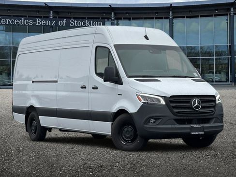 New 2024 Mercedes-Benz eSprinter 170 Cargo image 2