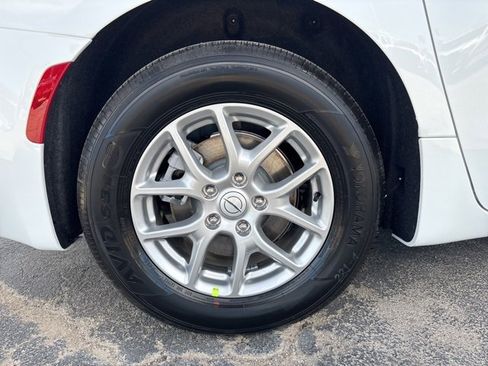 New 2026 Chrysler Pacifica Select image 25