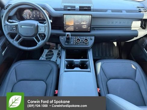 Used 2025 Land Rover Defender 110 X-Dynamic SE AWD/4WD image 14