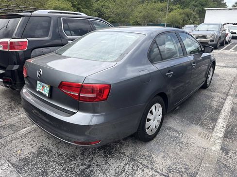 Used 2015 Volkswagen Jetta S image 4
