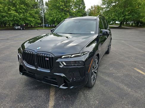 Used 2023 BMW X7 M60i AWD/4WD image 2