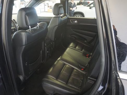 Used 2015 Jeep Grand Cherokee Limited w/ Trailer Tow Group IV image 22