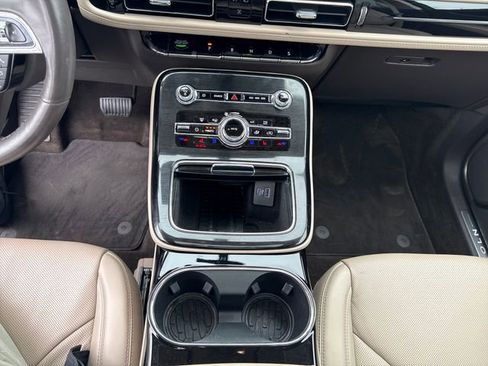 Used 2023 Lincoln Nautilus Reserve image 31