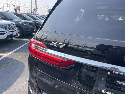 Used 2021 BMW X7 xDrive40i w/ Parking Assistance Package AWD/4WD image 5