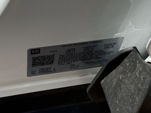 Used 2025 Chevrolet Trax LT w/ LT Convenience Package image 29