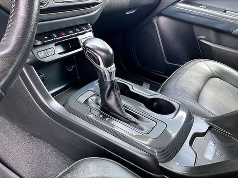 Used 2022 Chevrolet Colorado Z71 AWD/4WD image 19